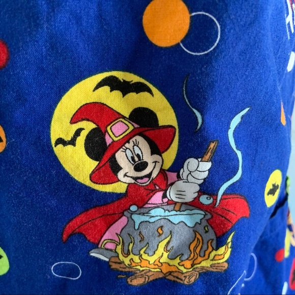 Disney Happy Halloween Minnie Mickey Mouse Pumpkins Bats Cotton Nurse Scrub Top - Picture 3 of 9